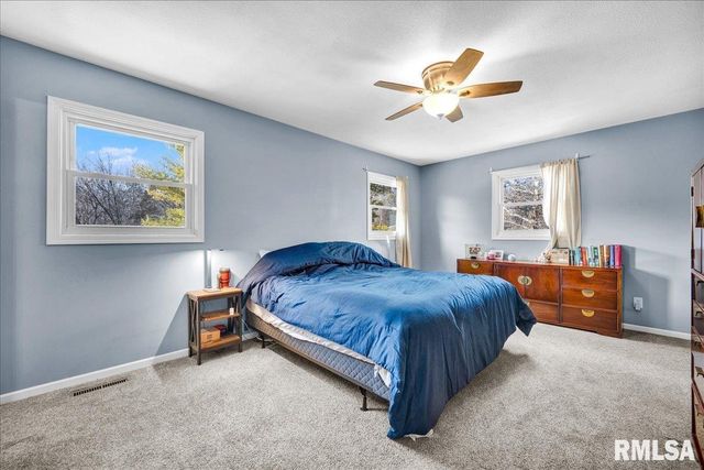 14927 N IVY LAKE Road, Chillicothe, IL 61523