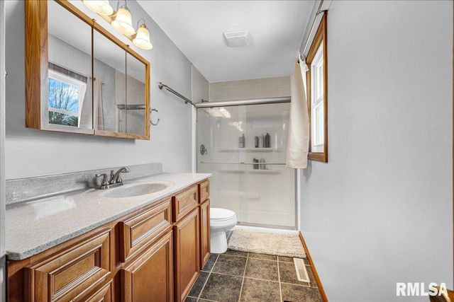 14927 N IVY LAKE Road, Chillicothe, IL 61523