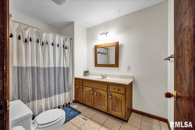 14927 N IVY LAKE Road, Chillicothe, IL 61523