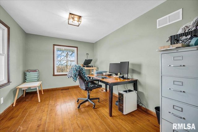 14927 N IVY LAKE Road, Chillicothe, IL 61523