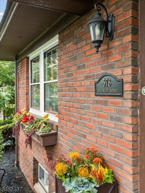 578 Ridgewood Ave, Glen Ridge Boro Twp., NJ 07028 — photo 4