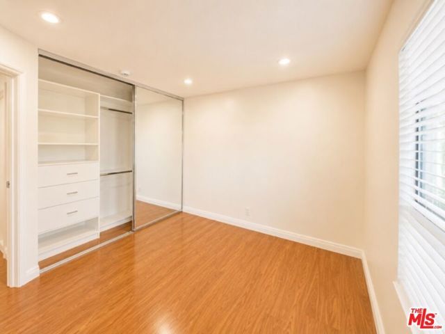 5009 Woodman Avenue 202, Los Angeles, CA 91423