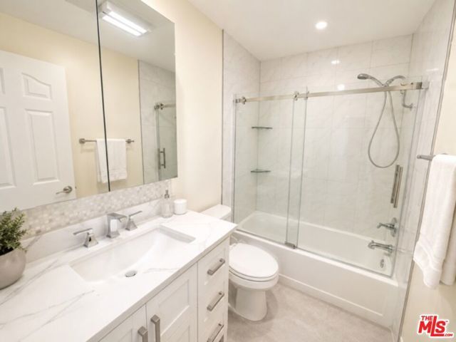 5009 Woodman Avenue 202, Los Angeles, CA 91423