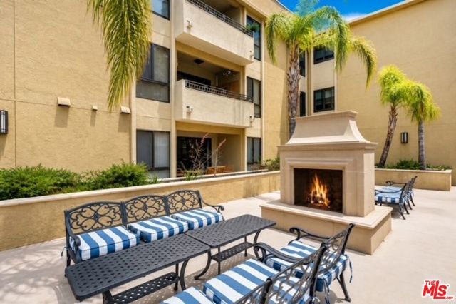 5009 Woodman Avenue 202, Los Angeles, CA 91423
