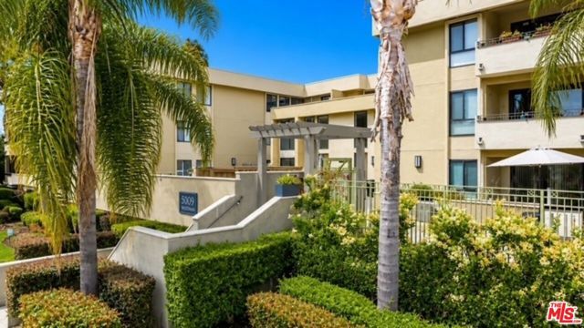 5009 Woodman Avenue 202, Los Angeles, CA 91423