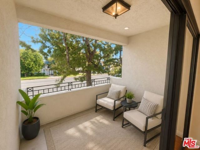 5009 Woodman Avenue 202, Los Angeles, CA 91423