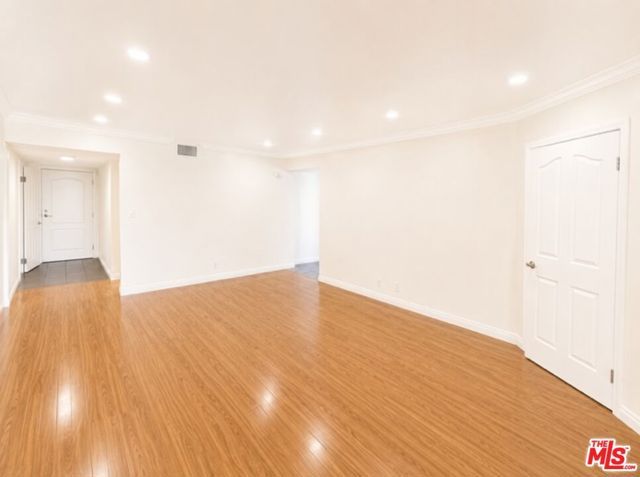 5009 Woodman Avenue 202, Los Angeles, CA 91423