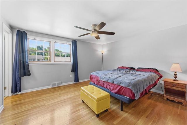 230 Main Blvd, Ross Twp, PA 15237