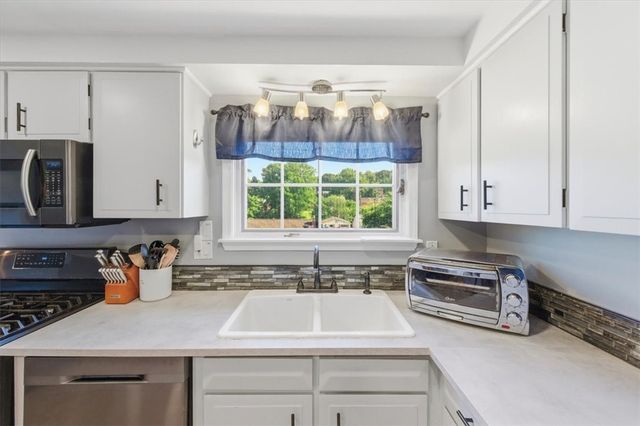 230 Main Blvd, Ross Twp, PA 15237