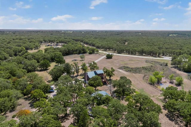 438 Jay Kelley Lane, Sunset, TX 76270