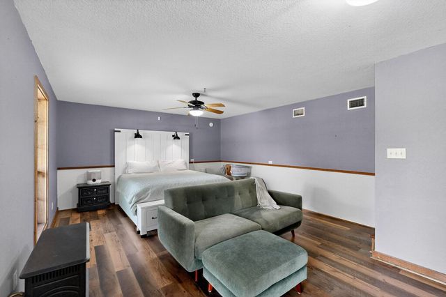 438 Jay Kelley Lane, Sunset, TX 76270