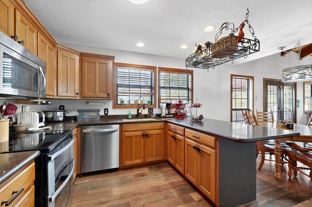 438 Jay Kelley Lane, Sunset, TX 76270