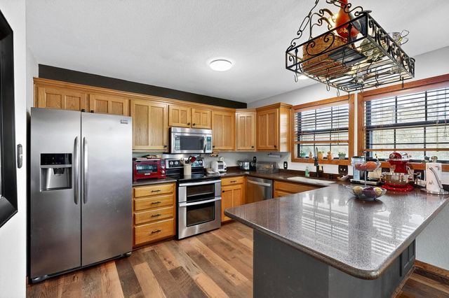 438 Jay Kelley Lane, Sunset, TX 76270