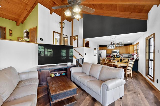 438 Jay Kelley Lane, Sunset, TX 76270