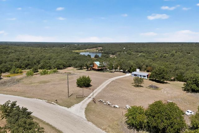 438 Jay Kelley Lane, Sunset, TX 76270