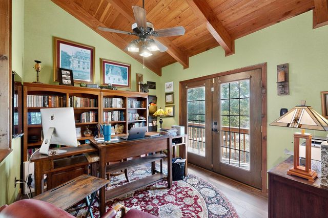 438 Jay Kelley Lane, Sunset, TX 76270