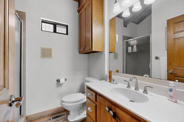 438 Jay Kelley Lane, Sunset, TX 76270