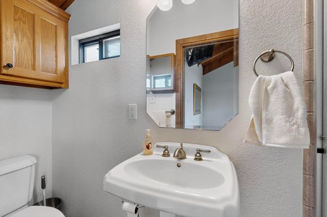 438 Jay Kelley Lane, Sunset, TX 76270