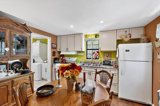 438 Jay Kelley Lane, Sunset, TX 76270