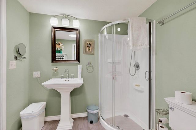 438 Jay Kelley Lane, Sunset, TX 76270