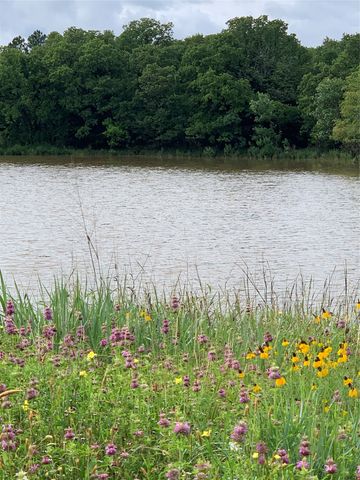 438 Jay Kelley Lane, Sunset, TX 76270