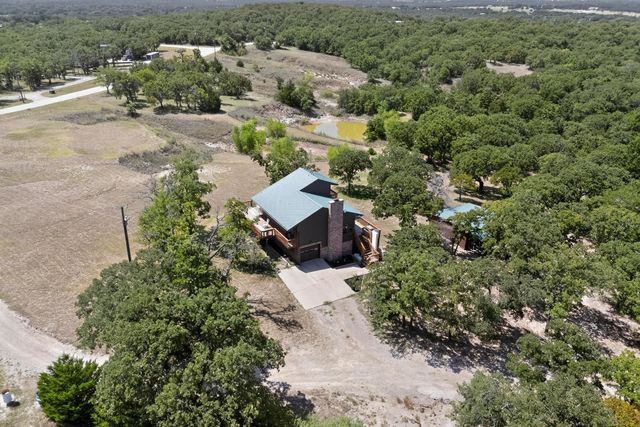 438 Jay Kelley Lane, Sunset, TX 76270