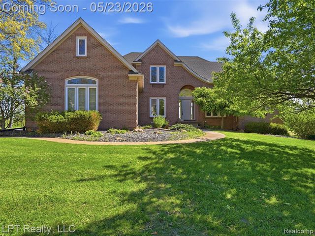 860 Troon, Highland, MI 48357