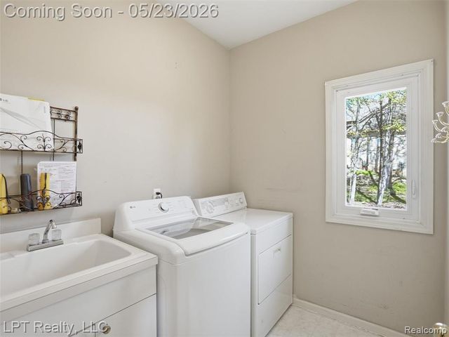860 Troon, Highland, MI 48357