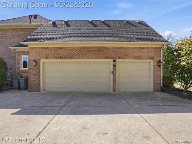 860 Troon, Highland, MI 48357