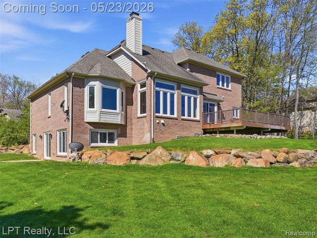 860 Troon, Highland, MI 48357