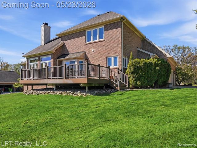 860 Troon, Highland, MI 48357