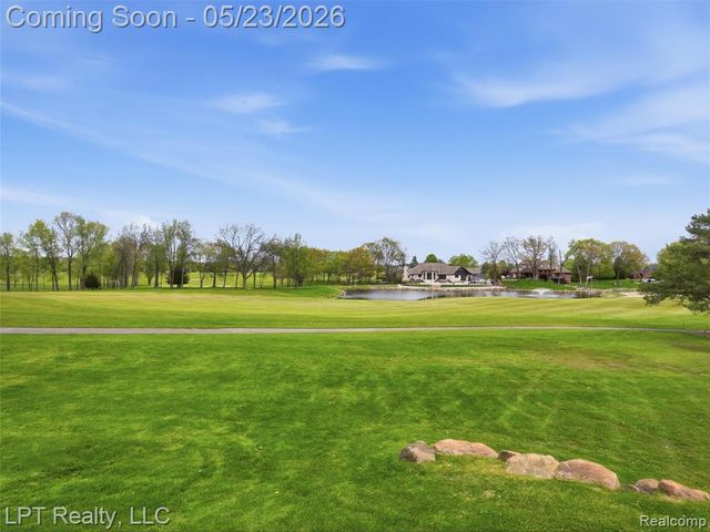 860 Troon, Highland, MI 48357