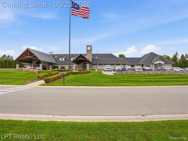 860 Troon, Highland, MI 48357