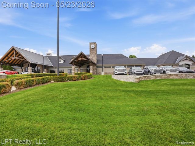 860 Troon, Highland, MI 48357