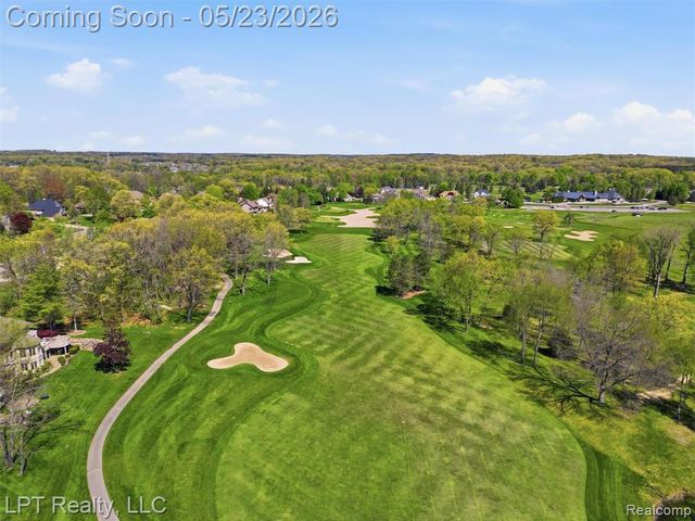 860 Troon, Highland, MI 48357