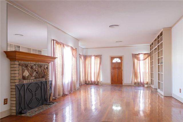 408 W 5th St, Alice, TX 78332