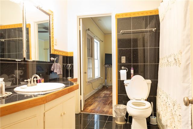 408 W 5th St, Alice, TX 78332