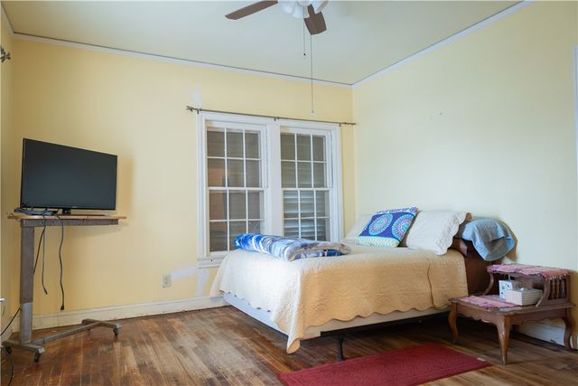 408 W 5th St, Alice, TX 78332