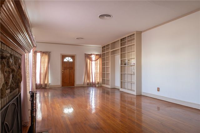 408 W 5th St, Alice, TX 78332