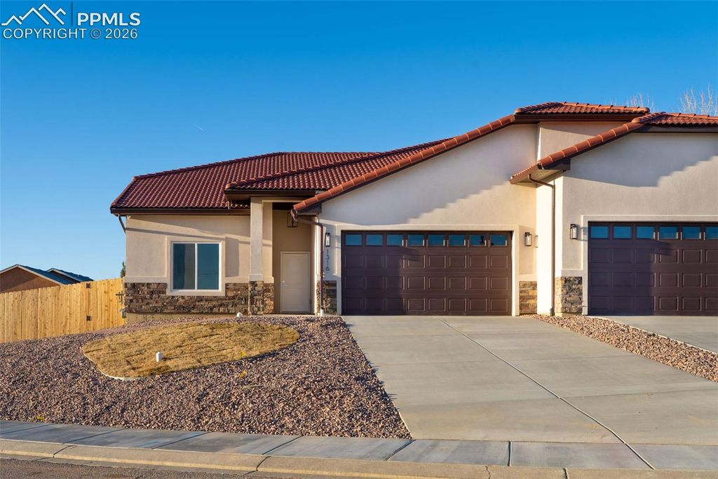 1316 Tierra Berienda NA, Pueblo, CO 81008 — exterior