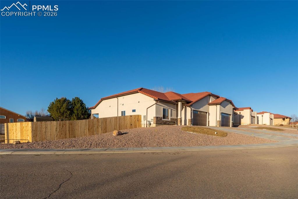 1316 Tierra Berienda NA, Pueblo, CO 81008 — photo 3