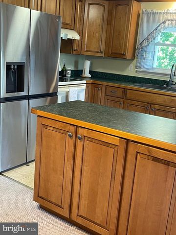 175 BLACKWELL RD, Colonial Beach, VA 22443