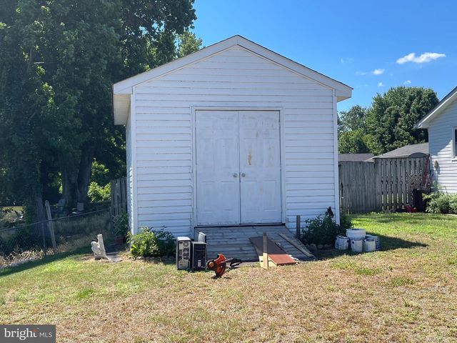 175 BLACKWELL RD, Colonial Beach, VA 22443