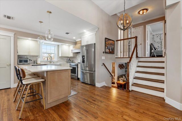 46 Lincoln Street, Farmingdale, NY 11735