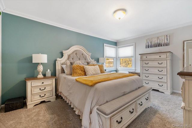 46 Lincoln Street, Farmingdale, NY 11735