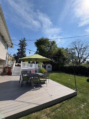 46 Lincoln Street, Farmingdale, NY 11735