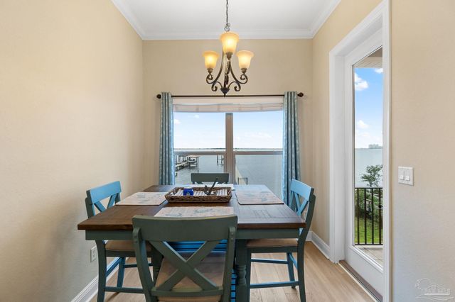 1921 Costa Verde Ct, Navarre, FL 32566