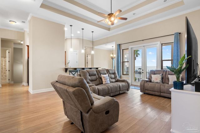 1921 Costa Verde Ct, Navarre, FL 32566