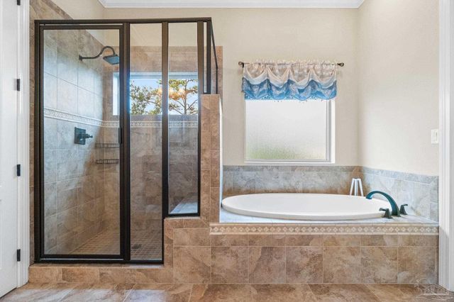 1921 Costa Verde Ct, Navarre, FL 32566