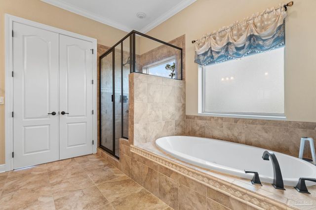 1921 Costa Verde Ct, Navarre, FL 32566